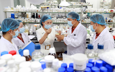 科技賦能東方智慧，熊教授靈芝首烏養發烏發精華系列閃耀羊城